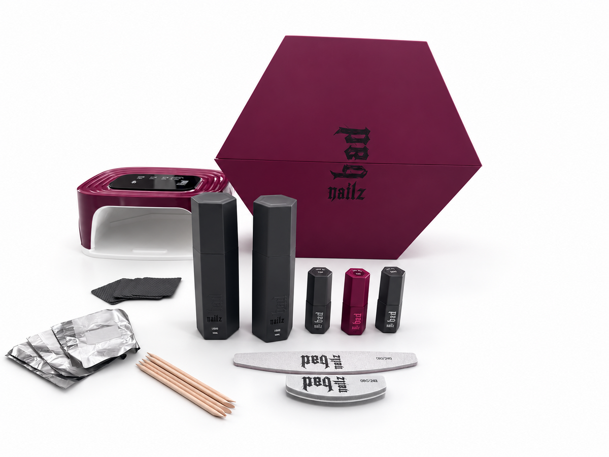 INITIATION KIT – zestaw startowy do manicure hybrydowego z lampą