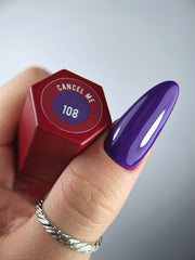 108 CANCEL ME – Lakier hybrydowy bardzo ciemny fiolet 7 ml – swatch koloru