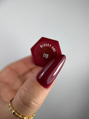 119 BLOODY ONE – Lakier hybrydowy bordo 7 ml – swatch koloru
