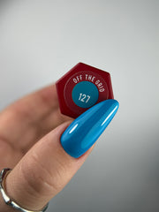 127 OFF THE GRID – Lakier hybrydowy morski 7 ml – swatch koloru